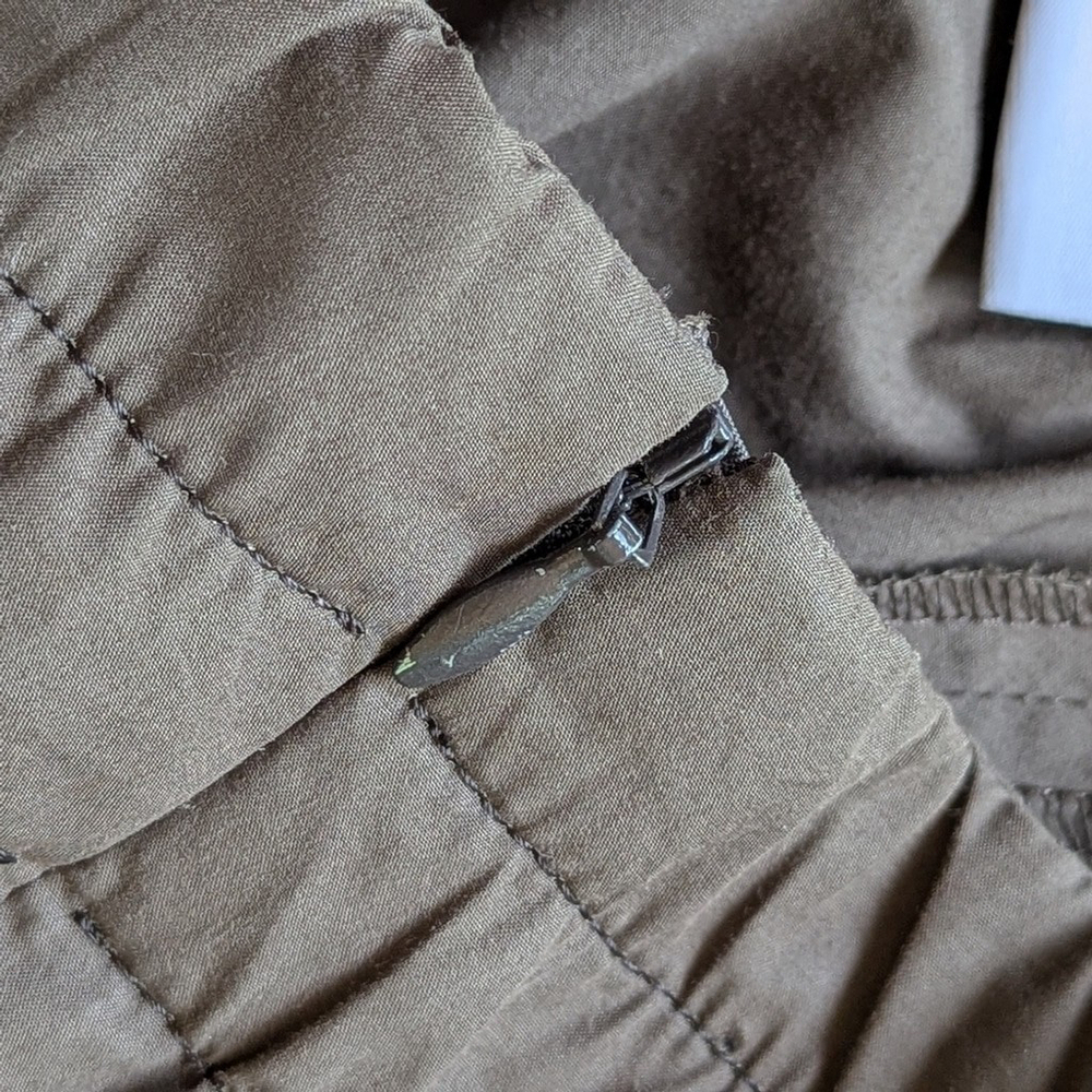 Akris Punto Olive Pull-On Crop Pants Size 8 - Picture 11 of 14